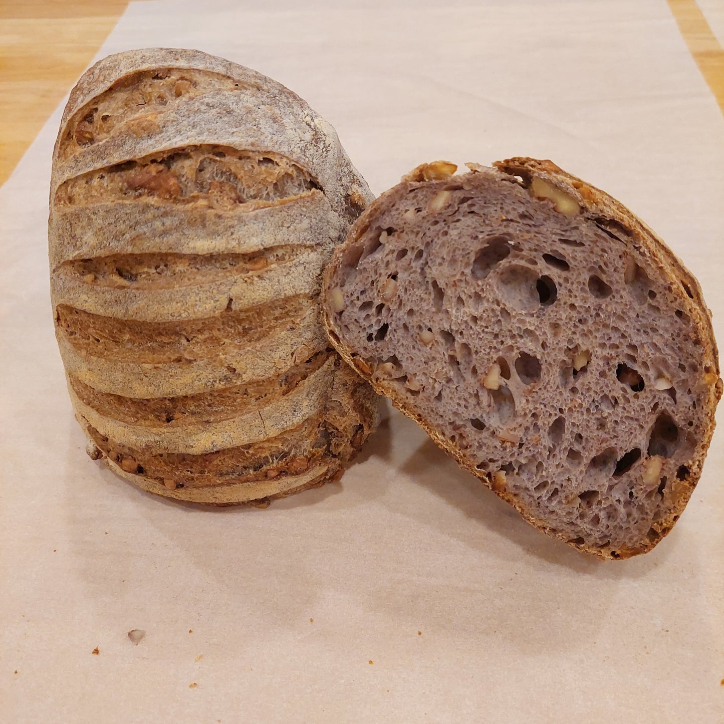 Fournée de la semaine mercredi 14 mai: PAIN AUX NOIX AU LEVAIN