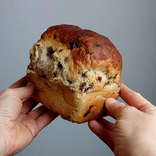 PETIT PAIN DE MÉNAGE AUX RAISINS