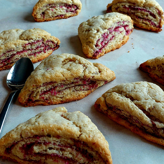Ma création du moment: SCONE FRAMBOISE & NOIX DE COCO *prix promo* (taxable)